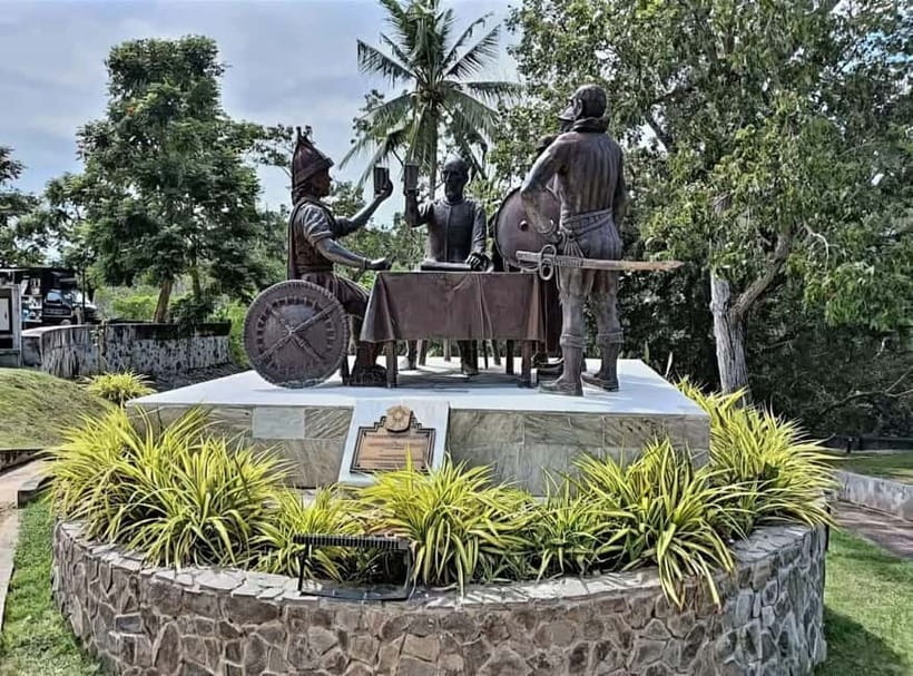 BOHOL: Chocolate Hills, Tarsiers and Loboc River Day Tour - A 7-hour Bohol hit list, with less stress than you expect