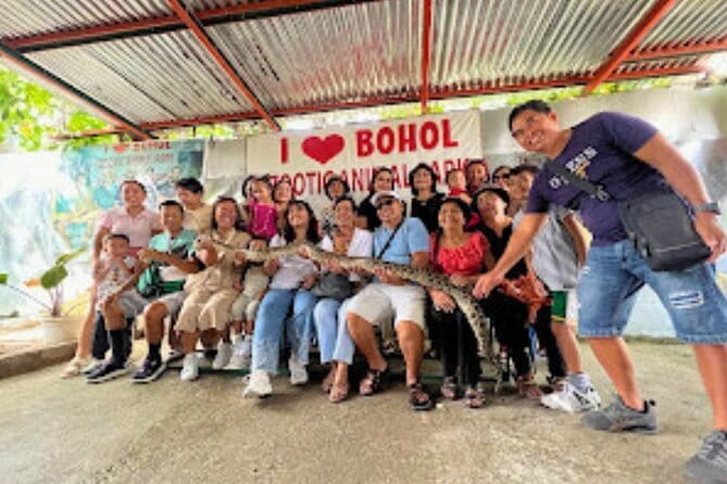 Bohol Chocolate Hills, Tarsiers & Loboc River Shared Tour - Pickup, meeting point, and the shared-tour reality
