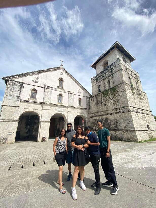 Bohol: Full Day Countryside Tour w Loboc River Lunch - Getting Great Photos: The Guide Matters More Than You Think