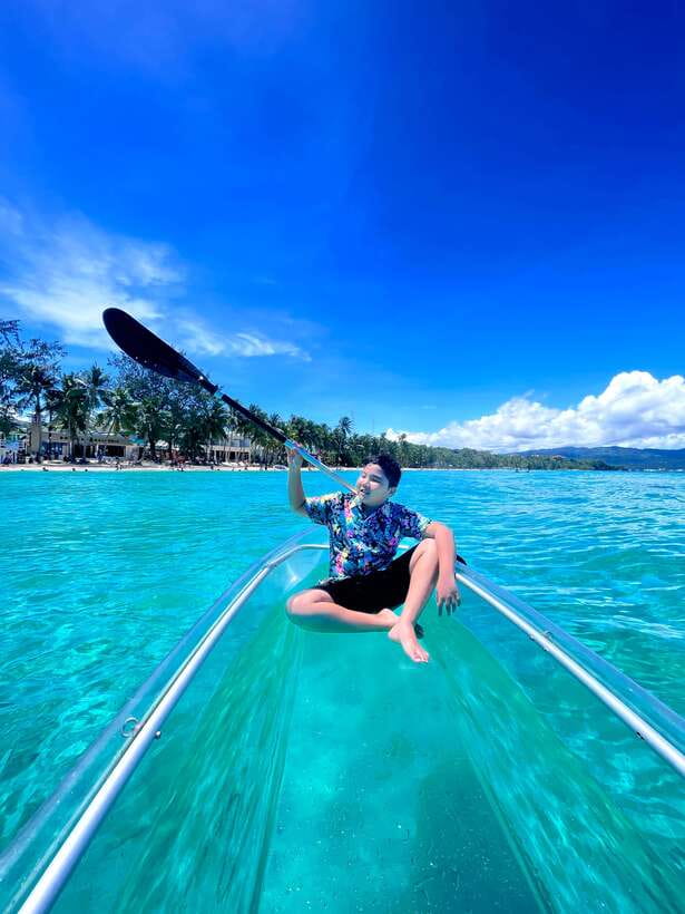 Boracay - Crystal Kayak phot-op Experience - Who this Boracay Crystal Kayak photo-op suits best