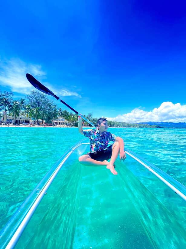Boracay - Crystal Kayak phot-op Experience - One real risk: coordination issues can happen, so protect yourself