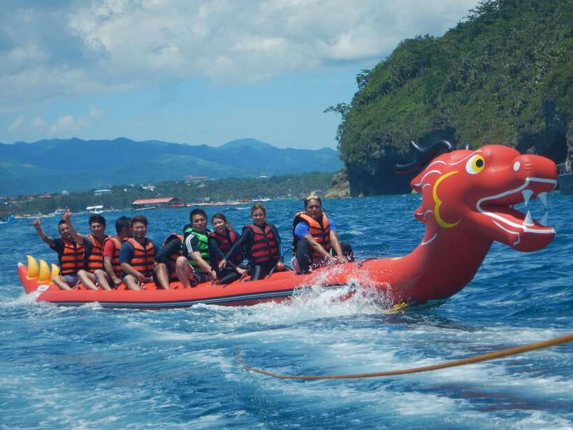 Boracay: Inflatable Banana or Dragon Boat Ride - The 15-minute adrenaline run off White Beach