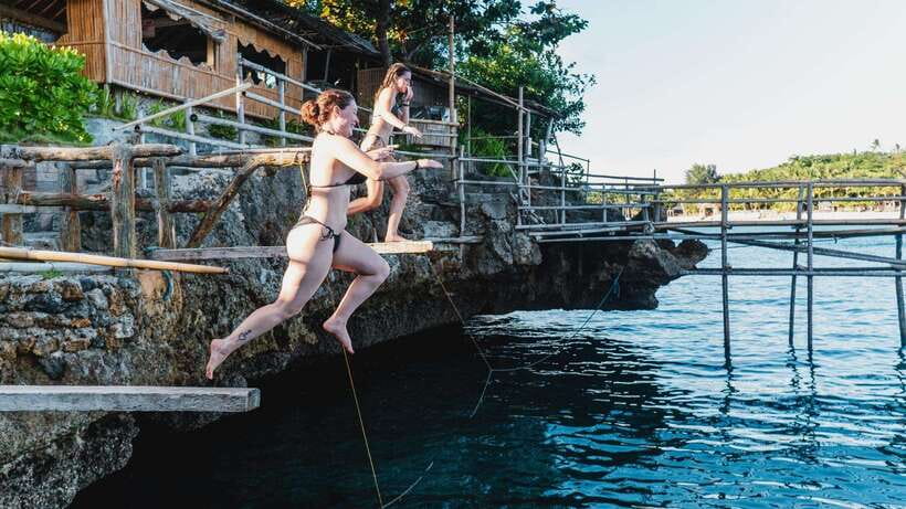 Boracay: Island Hopping & Cliff Jumping by Haqqy Life - Where you meet: Frendz Resort and the no-luggage rule