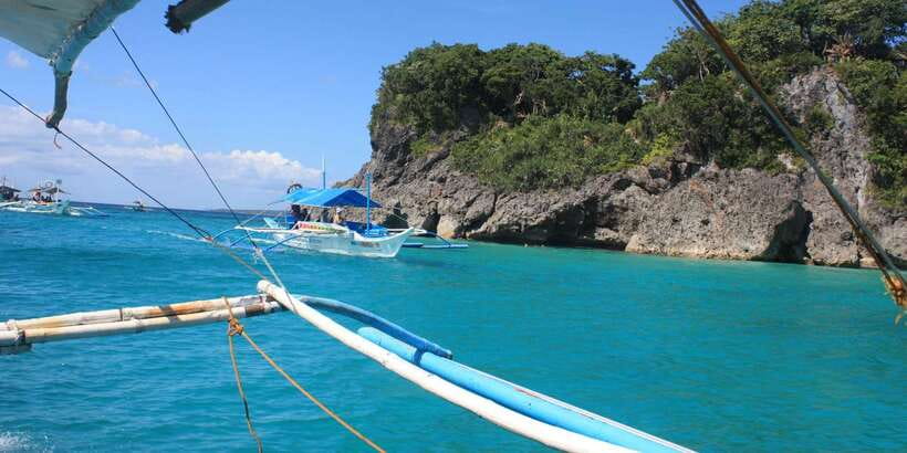 Boracay: Island Hopping Tour with Boodle Fight Lunch - Hot kawa bath: the included reset after salt and sun