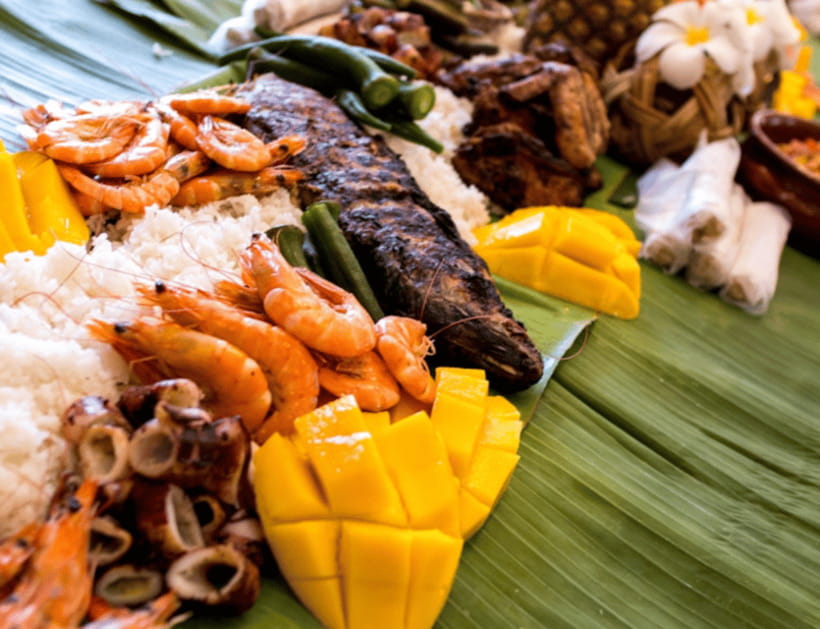 Boracay: Island Hopping with Lunch, Helmet Diving & ATV - The helmet-gear ocean-floor walk: seeing marine life with less guesswork