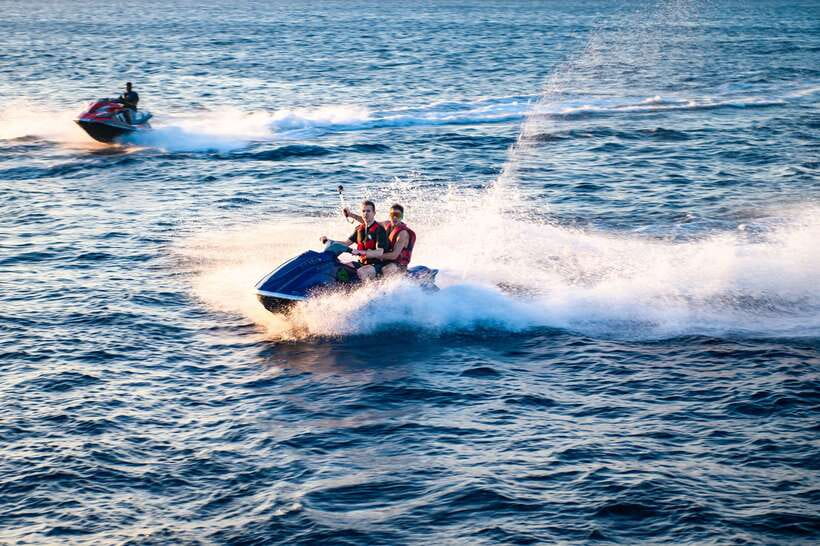 Boracay: Jet Ski Experience - Getting From White Beach to the Jet Ski Station by Speedboat