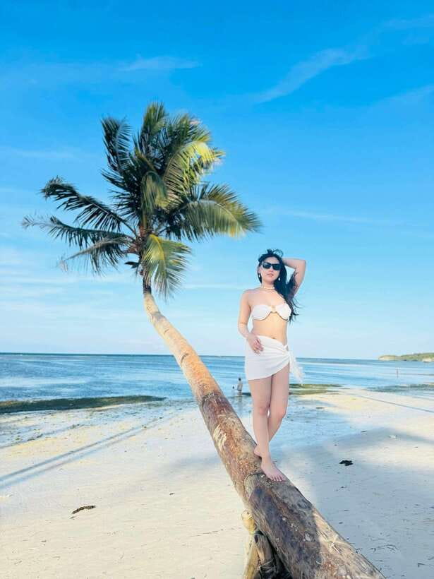 Boracay LandTour Experience (Photoshoot) - Stop 5: Puka Beach for sand art, and the PUKA name made with woods