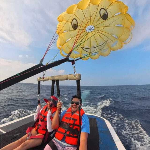 Boracay: Parasailing Adventure with Insta 360-Degree Camera - The short speedboat ride and a quick Boracay photo stop