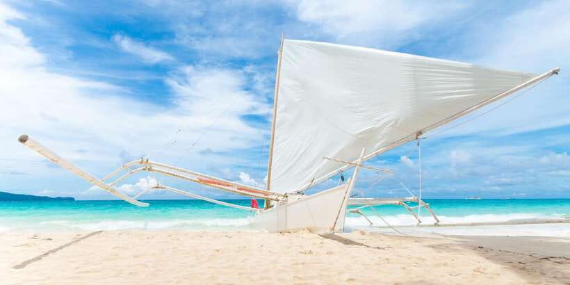 Boracay: Paraw Sailing - The sail itself: calm breezes and clear bay views