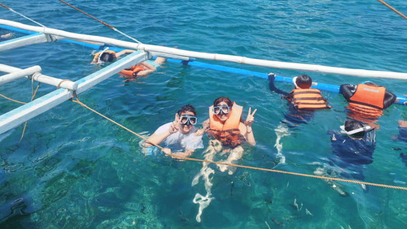 Boracay: Private Island Boat Tour and Lunch with Seaview - Boat Crew And Safety: The Small Details That Make The Trip Feel Smooth