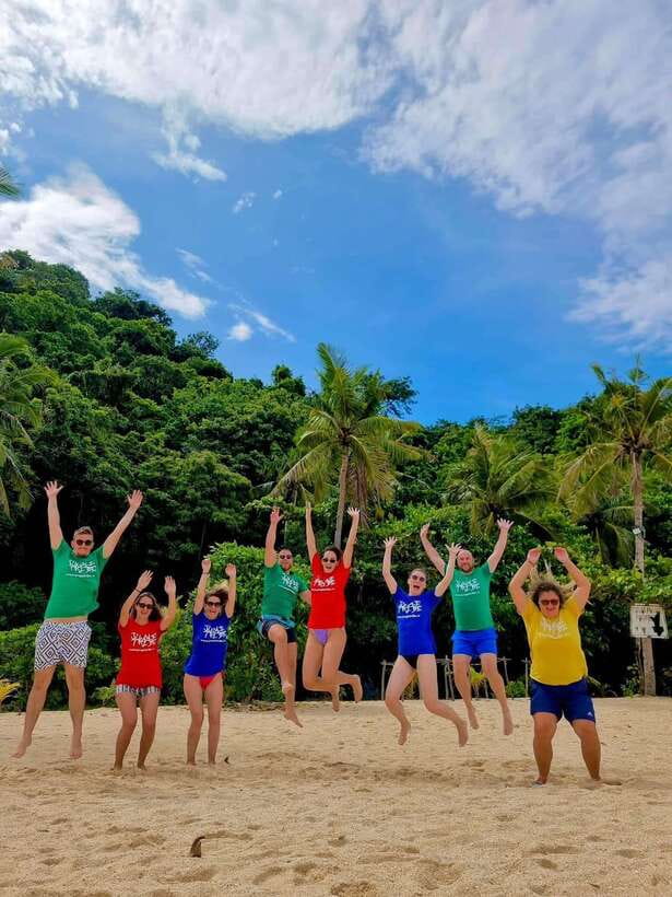 Boracay: Private Island Hopping & Snorkeling Tour - Kawa Bath Photo Op and Lunch at a Local Seafood BBQ Spot