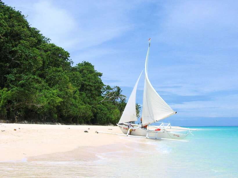 Boracay: Private Traditional Bamboo Boat Sailing Tour - Paraw Sailing on Boracay, Not Just Another Boat Ride