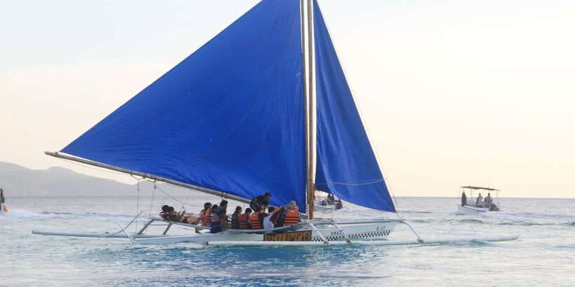 Boracay: Private Traditional Bamboo Boat Sailing Tour - What to Bring, What Not to Bring, and the Wet-Boat Reality