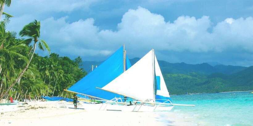 Boracay: Private Traditional Bamboo Boat Sailing Tour - Who This Paraw Tour Suits Best, and Who Should Skip It