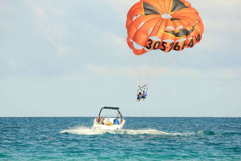 Boracay: Solo or Tandem Parasailing Experience - Why Parasailing Over White Beach Beats a Regular Beach Day