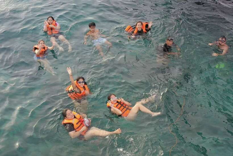 Boracay: Sunset Boat Party with Snacks - The 2-hour rhythm: when the best moments usually happen