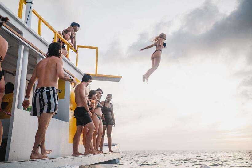 Boracay: Sunset Cruise Boat Party by Haqqy Life - Music, Photos, and the Little Details That Affect Your Night