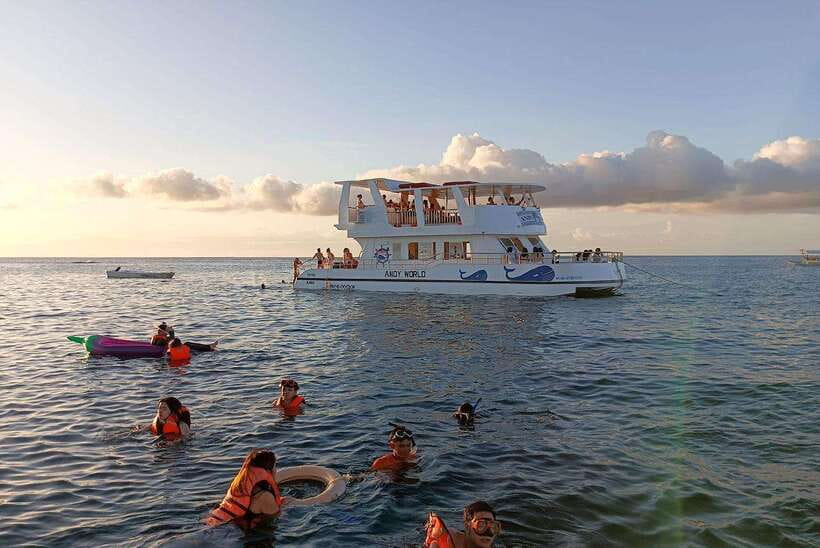 Boracay: Ultimate Party Cruise aboard the Andy World Yacht - Food and Drinks: The Value Is Great, But Know the Reality
