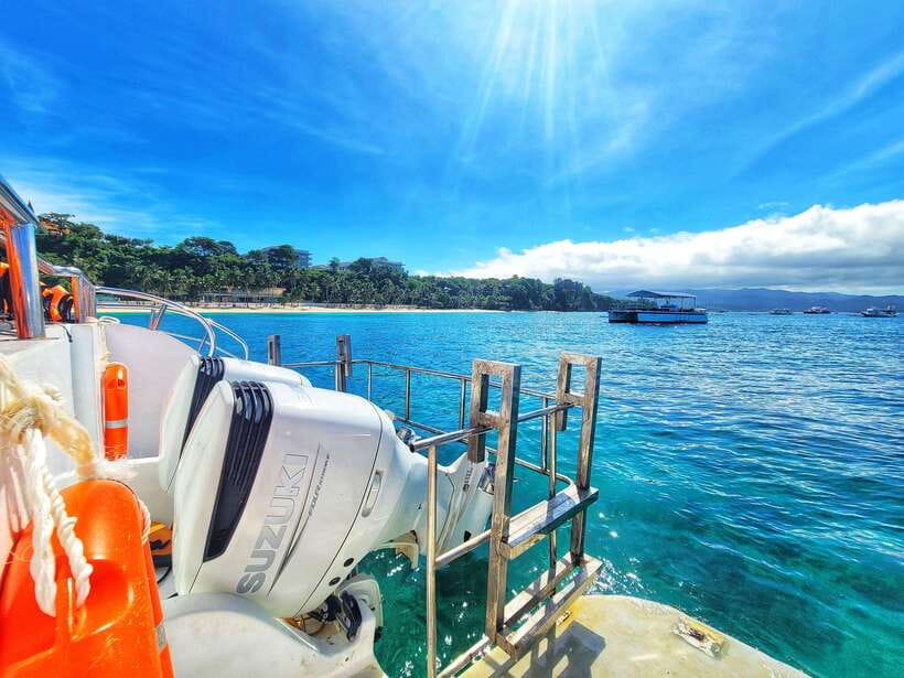 Boracay: Ultimate Party Cruise aboard the Andy World Yacht - Staff and Service: What Makes the Cruise Feel Fun