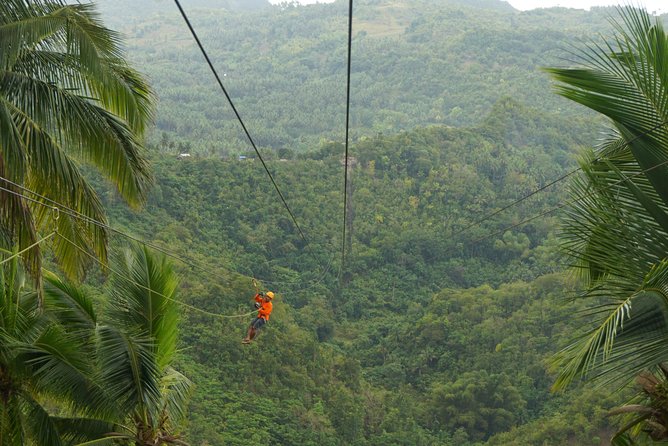 Canyoneering Experience in Kawasan Falls with Lunch - Safety Gear and How the Guides Actually Make the Day Work