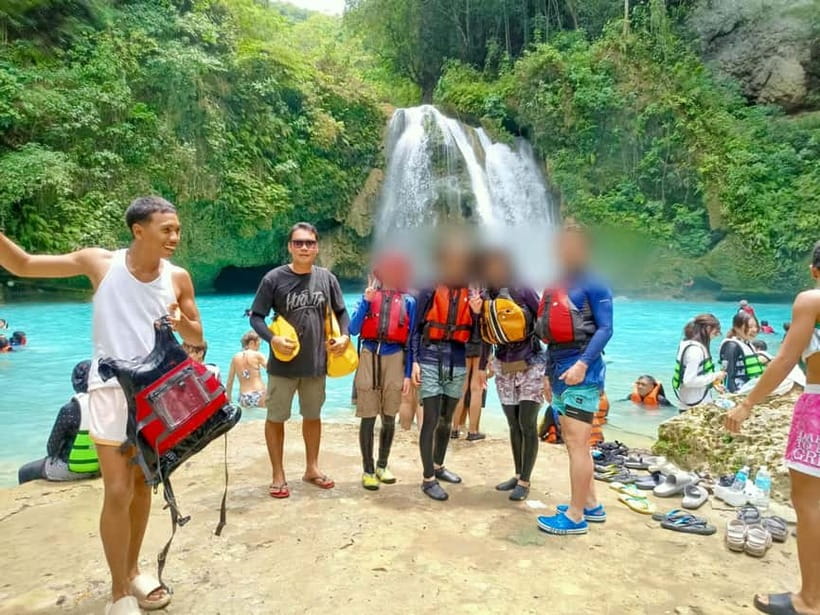 Cebu: 2-Day Private Tour Moalboal and Oslob - Day 2 in Cebu: Oslob at 6:00 AM for Whale Sharks With Express Ticket