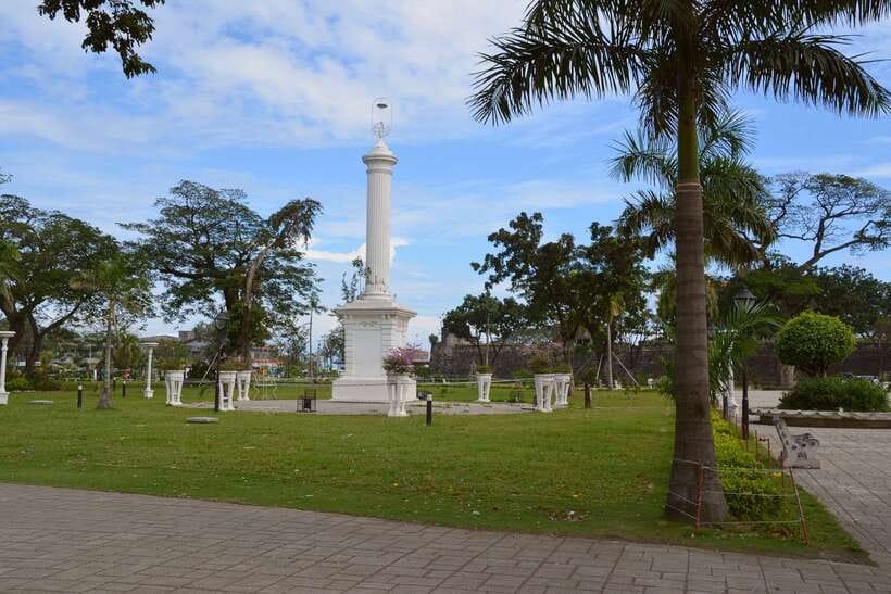 Cebu City: Half-Day Tour with Shopping - Magellan’s Cross Pavilion: a simple marker with a big backstory