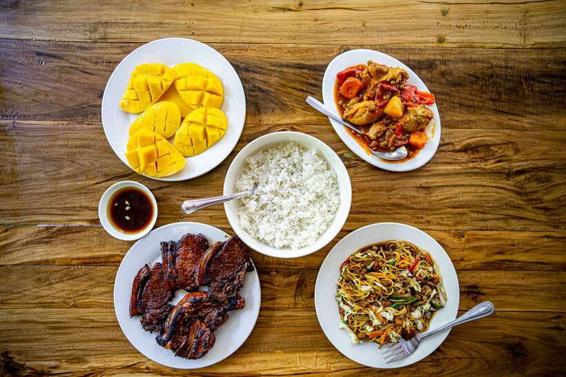 Cebu: Kawasan Canyoning, Moalboal Snorkeling, & Turtles Tour - Lunch at Kawasan Falls: the one meal you will remember