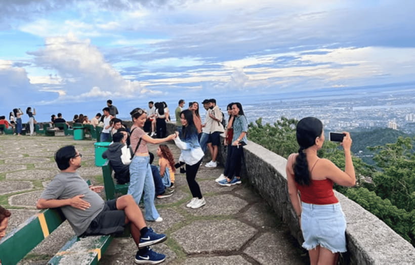Cebu & Lapu-Lapu City Tour With Lunch at House of Lechon - Sirao Pictorial Garden for photos, calm corners, and a final walk