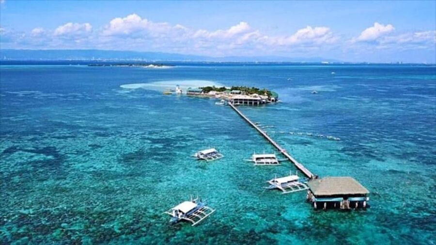 Cebu: Mactan Island Hopping Boat Tour with Lunch - Lunch on the route: buffet meal planning during Nalusuan time