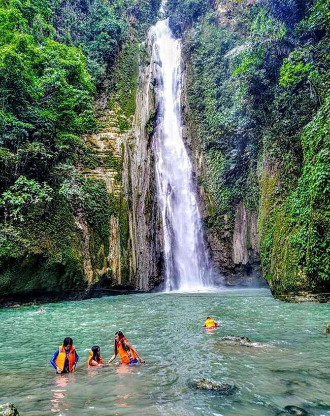 Cebu: Moalboal Island Hopping and Mantayupan Falls Day Trip - Pescador Island Boat Cruise, Snorkeling Gear, and Those Water Caves