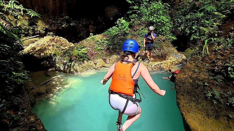 Cebu: Moalboal Sardine Run & Kawasan Falls Canyoneering - Transportation and guides: where the experience feels safe and smooth