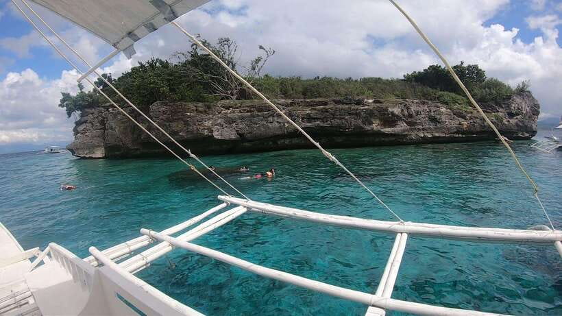 Cebu: Moalboal Scuba Diving, Sardines Run & Pescador Snorkel - Pescador Island snorkeling: reefs, sea turtles, and caves
