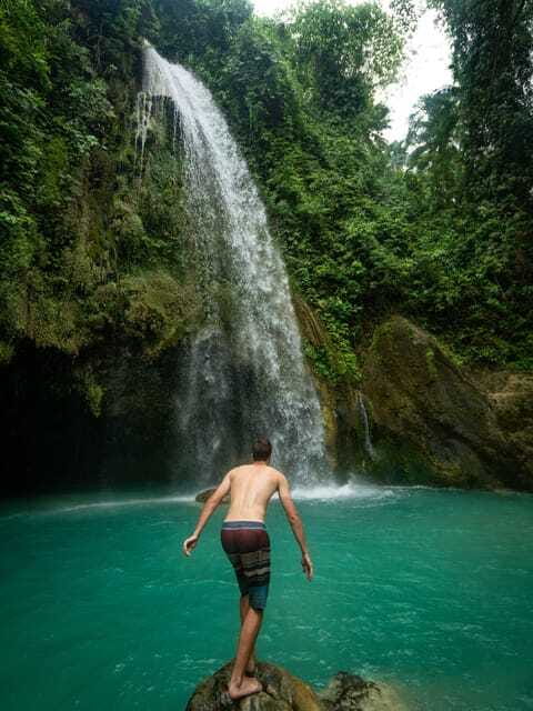 Cebu Oslob Whaleshark, Moalboal Sardines Run&Inambakan Falls - Moalboal sardine run snorkeling: the show happens fast
