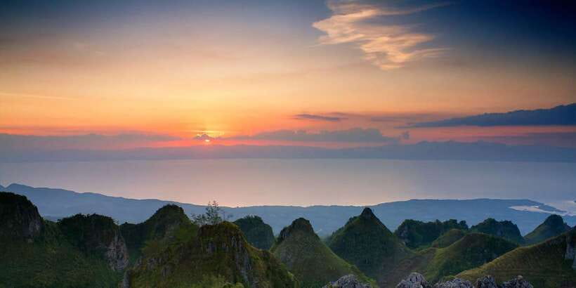 Cebu: Osmeña Peak and Kawasan Falls Canyoneering Day Trip - Price and value: what $142 actually covers for a tough outdoors day
