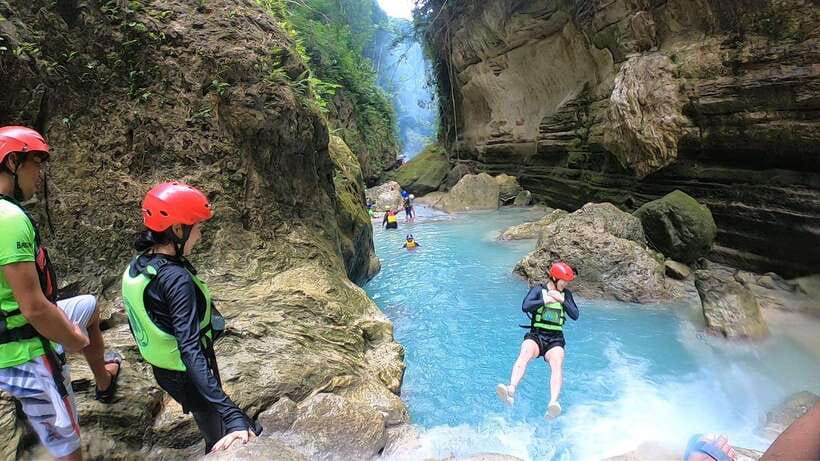 Cebu: Pescador Island, Sardines run and Kawasan Canyoneering - Getting There: Hotel Pickup, Drop-Off Areas, and Timing Feel