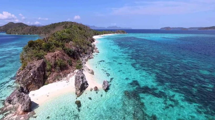 Coron: Coastal Cliffs, Beach & Malcapuya Island Hopping Tour - The Philippine banca boat, comfort, and why rain matters