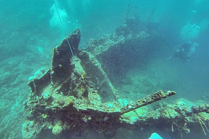 Coron Island Hopping Tour B with Skeleton Wreck & Barracuda Lake - Lunch on board: filling you up without killing your swim energy