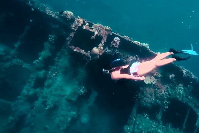Coron Island Hopping Tour B with Skeleton Wreck & Barracuda Lake - Stop 1: Barracuda Lake and the thermocline you can actually feel