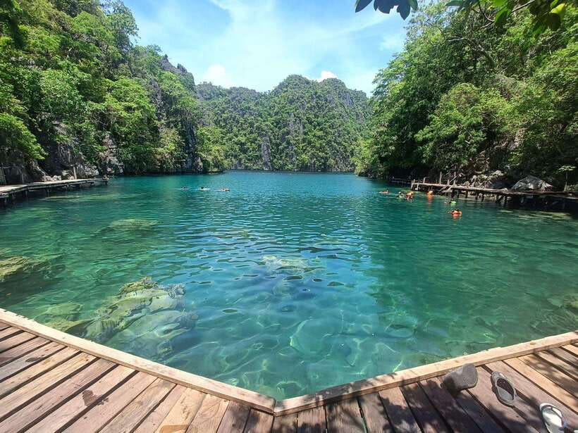 CORON:ISLAND TOUR A Lakes and Snorkeling with Corals - Boat transfers and the 8-hour day rhythm in Coron