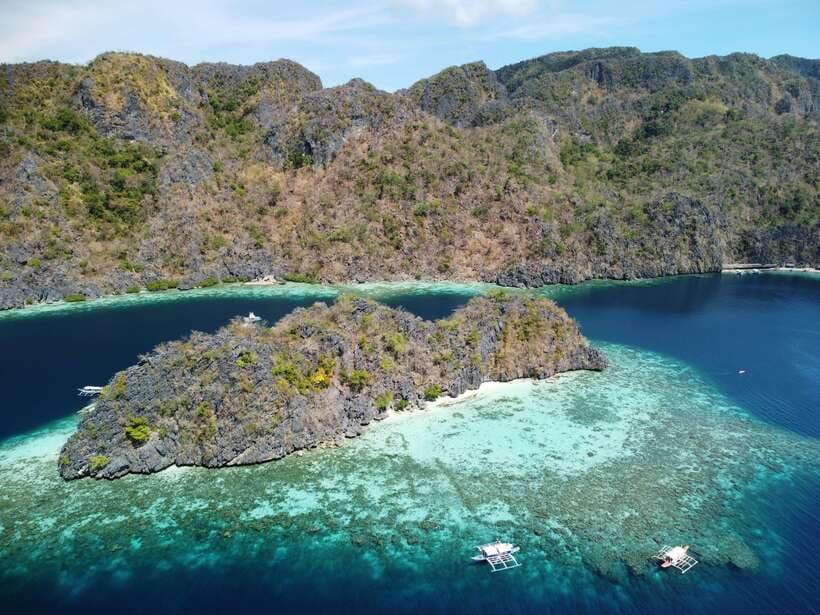 Coron: Island Tour B w/ Snorkeling & Lagoon Adventures - Twin Lagoon in Coron: the swim-through and the kayak question