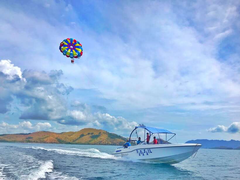 Coron: Parasailing Experience - Coron Harbor Square: Finding the Parasailing Start Point