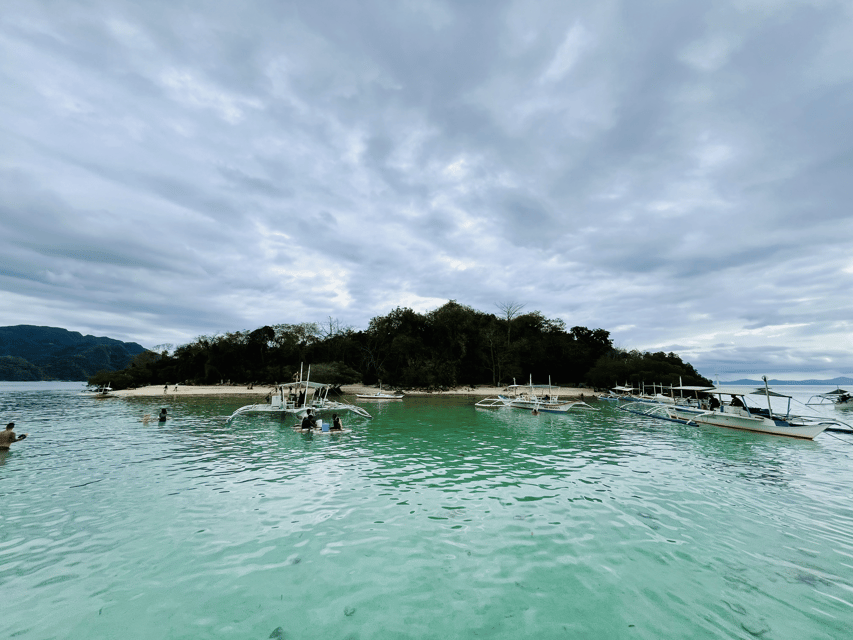 Coron: Private Boat Hire with Guided Tour and Lunch on Beach - What to pack for a Coron sea day
