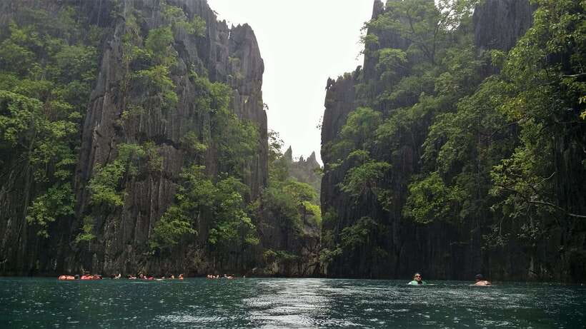 Coron Tour A: Kayangan Lake & Quin Reef Tour with Lunch - Kayangan Lake: The 10-Minute Climb With Big Reward