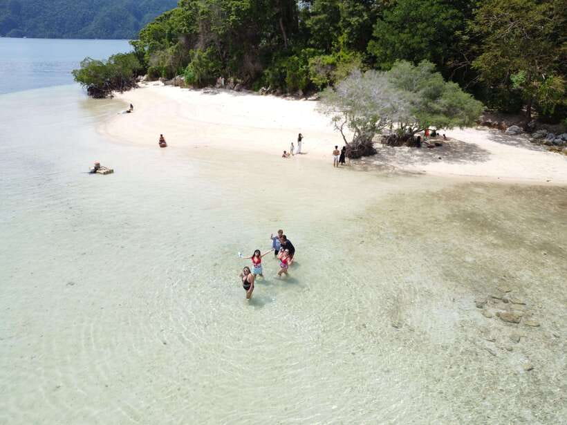CORON TOUR - PRIVATE BOAT RENTAL with LUNCH (7 Destinations) - Barracuda Lake: thermoclines, haloclines, and the right mindset