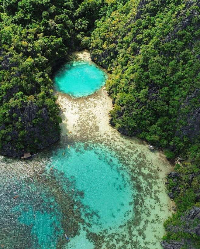 Coron Ultimate Tour: 7 Destinations with Lunch & Transfers - Lunch on the water: shaded seating, buffet food, and a quick snack boost
