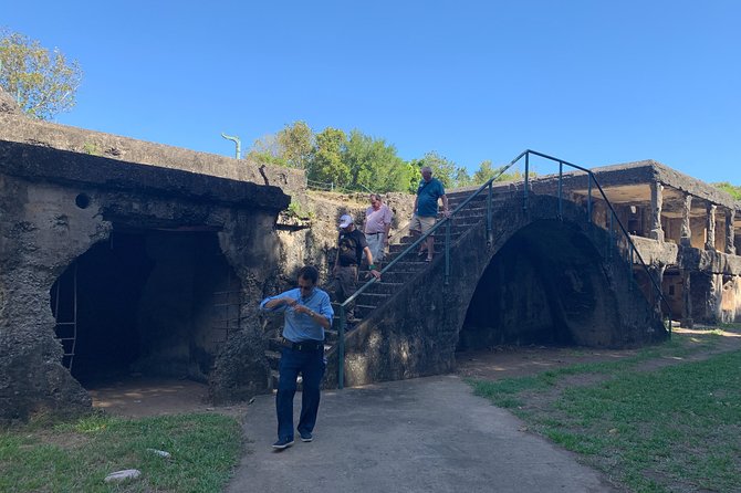 Corregidor daytour Via Manila to Bataan - Lunch and comfort: pack-lunch reality on a repaired-restaurant day