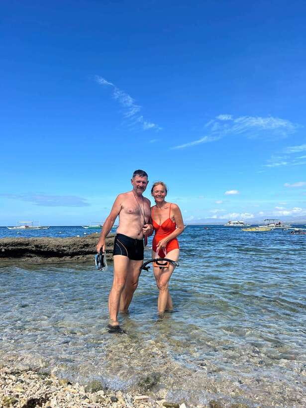 Dumaguete Apo Island Snorkel with turtle Tour - Guides, organization, and why this trip feels smooth in practice