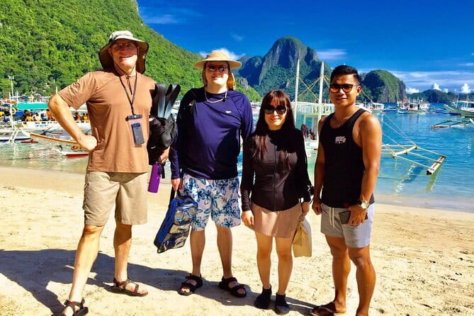 El Nido Group Tour A with Beach Lunch - Stop 1, Big Lagoon: Kayak Time and the Best Scenery Start
