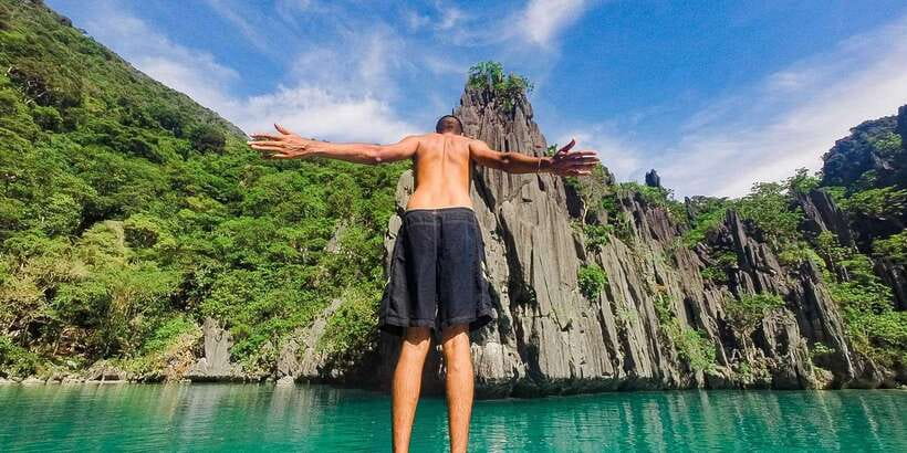 El Nido: Hidden Beaches and Lagoons Boat Hopping Tour D - Cadlao Island lagoon time: why it’s worth the wait