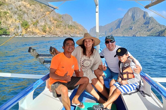 El Nido Highlights Tour w/ Island Lunch - Seven Commandos Beach for White Sand, Clear Water, and a Beach Bar Break